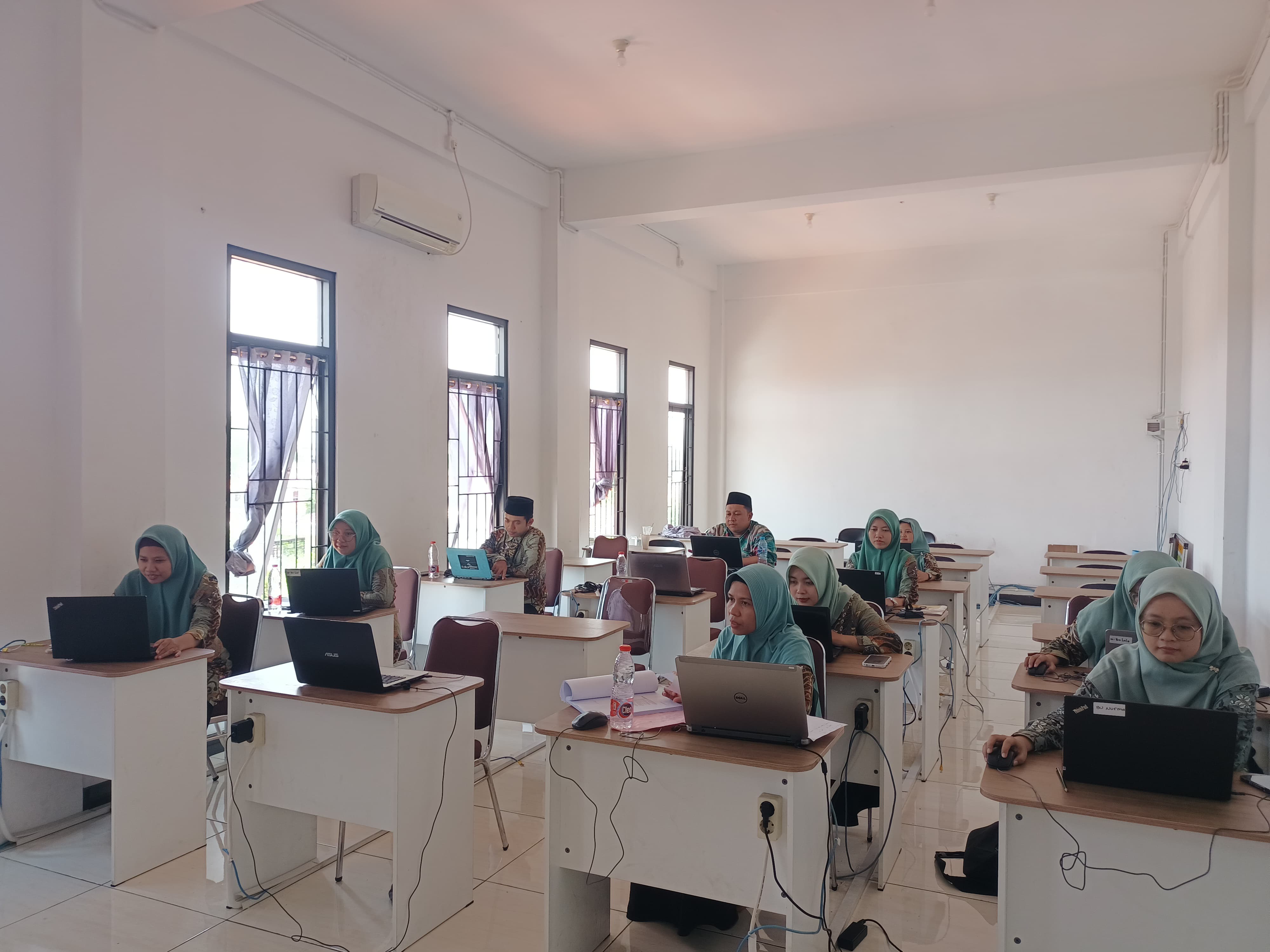 Sosialisasi Raport Madrasah Digital (RDM) Kurikulum Merdeka MI Asshomadiyah